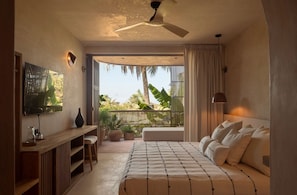 Superior Double Room, 1 King Bed, Non Smoking, Garden View