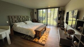 3 bedrooms, iron/ironing board, WiFi, bed sheets - Casa Hoyo 18

 (Valle de Bravo)