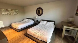 3 bedrooms, iron/ironing board, WiFi, bed sheets - Casa Hoyo 18

 (Valle de Bravo)