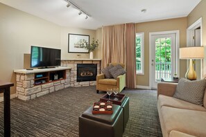 TV, fireplace, stereo