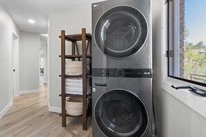 Interior - Mountain Escape near RMNP (Estes Park)