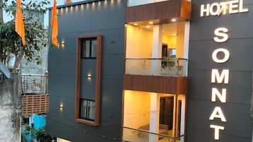 Fachada de la propiedad