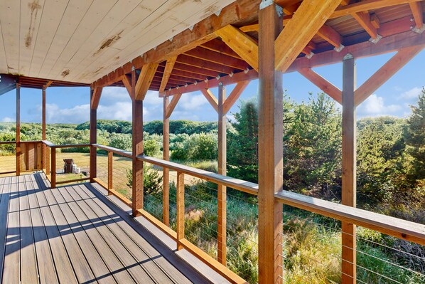 Terrace/patio - Family-friendly oceanview escape with spacious, wrap around deck and free Wifi (Copalis Beach)