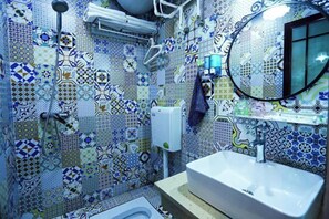 Bathroom - Wiseman Travel Theme Hotel (Chongqing)