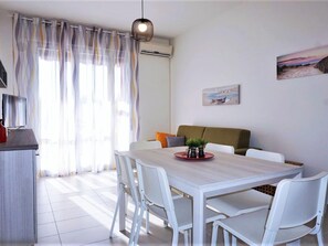 Apartment | Dining - Belvilla by OYO Acapulco C22 (Caorle)
