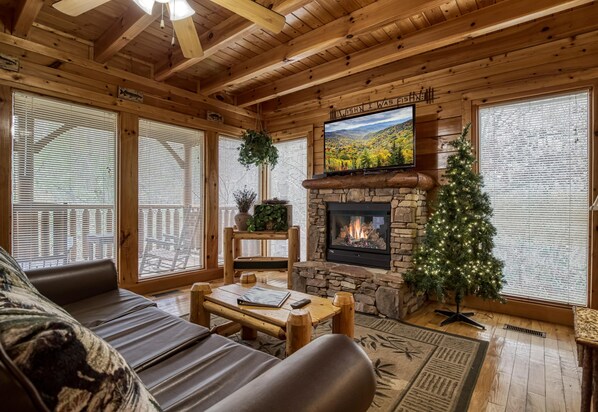 獨棟房屋, 多張床 (A Gatlinburg Haven #243) | 起居區