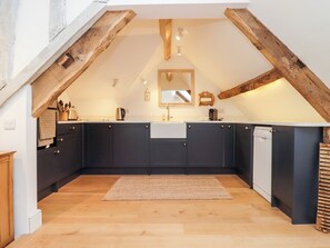 冰箱、洗碗机、电热水壶、烤面包机