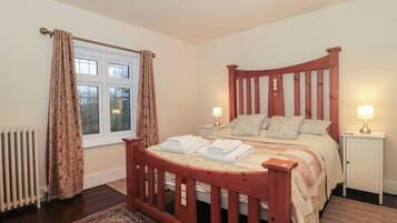 Cottage | 4 bedrooms, individually decorated, individually furnished, free WiFi