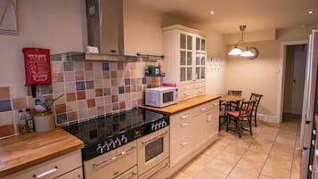 Fridge, dishwasher, electric kettle, toaster