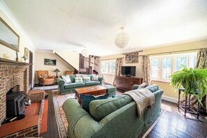 Living area - Primrose Spinney (Ringwood)