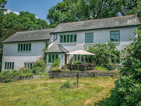 Exterior. Primrose Spinney
