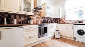 Fridge, microwave, stovetop, electric kettle