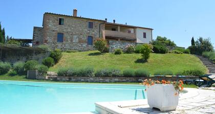 Apartment With Wonderful View in the Crete Senesi