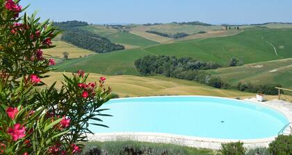 Apartment With Wonderful View in the Crete Senesi