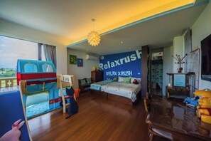 Cots/infant beds - Husband Wife Friendly Bed and Breakfast (Yilan)