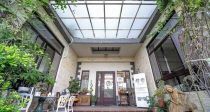 Husband Wife Friendly Bed and Breakfast