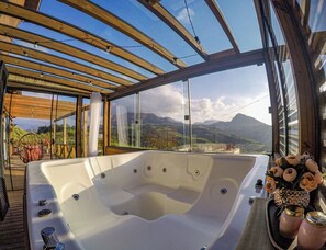 Tina de hidromasaje interior
