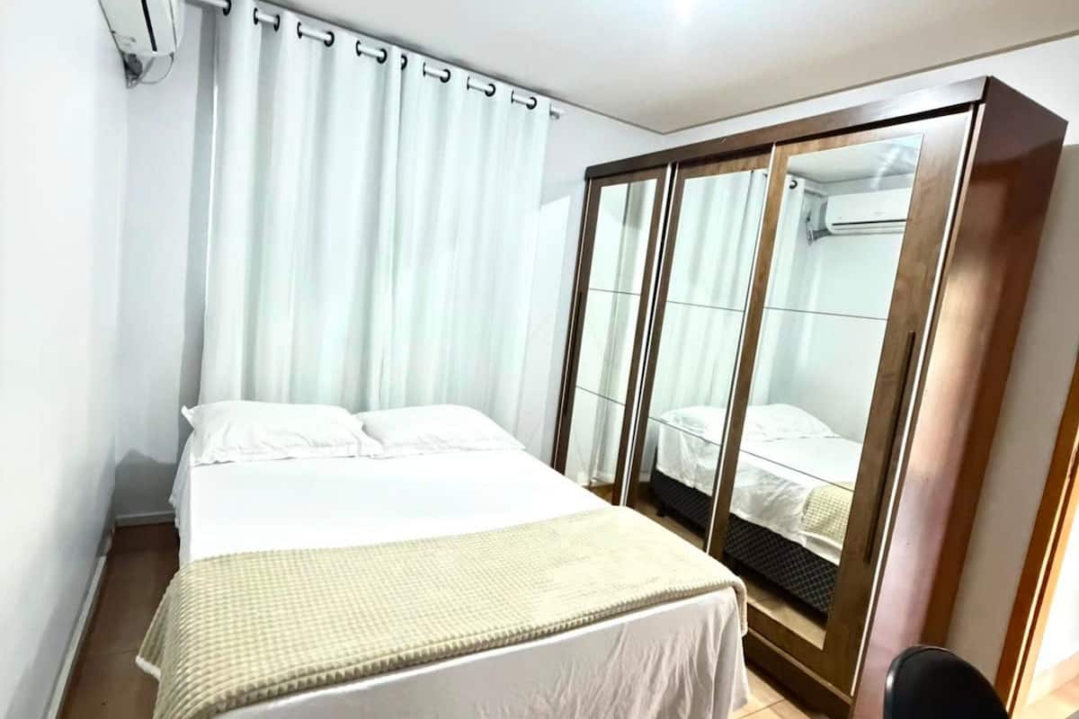 Apartemen | Meja kerja, ruang kerja ramah laptop, dan Wi-Fi gratis