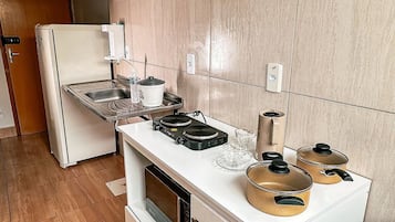 Apartment | Eigene Küche | Großer Kühlschrank, Mikrowelle, Herdplatte