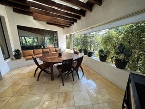 Outdoor dining - Villa El Encanto (Valle de Bravo)