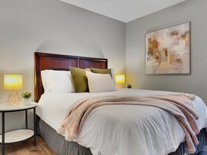 Casa, varias camas, acceso a la piscina, vistas a la ciudad (Karsten Maricopa) | 3 dormitorios, decoración individual, mobiliario individual