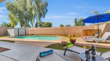 Kolam renang outdoor