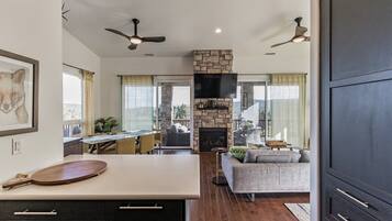 House, Multiple Beds, Fireplace, Mountain View (Elk Rim 1140 Pine) | Private kitchen | Coffee/tea maker