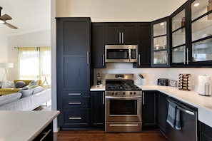 House, Multiple Beds, Fireplace, Mountain View (Elk Rim 1140 Pine) | Private kitchen | Coffee/tea maker - Elk Rim 1140 Pine (Pine)