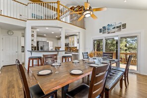 House, Multiple Beds, Hot Tub, Mountain View (Sinagua Heights Flagstaff) | Dining - Sinagua Heights Flagstaff (Flagstaff)