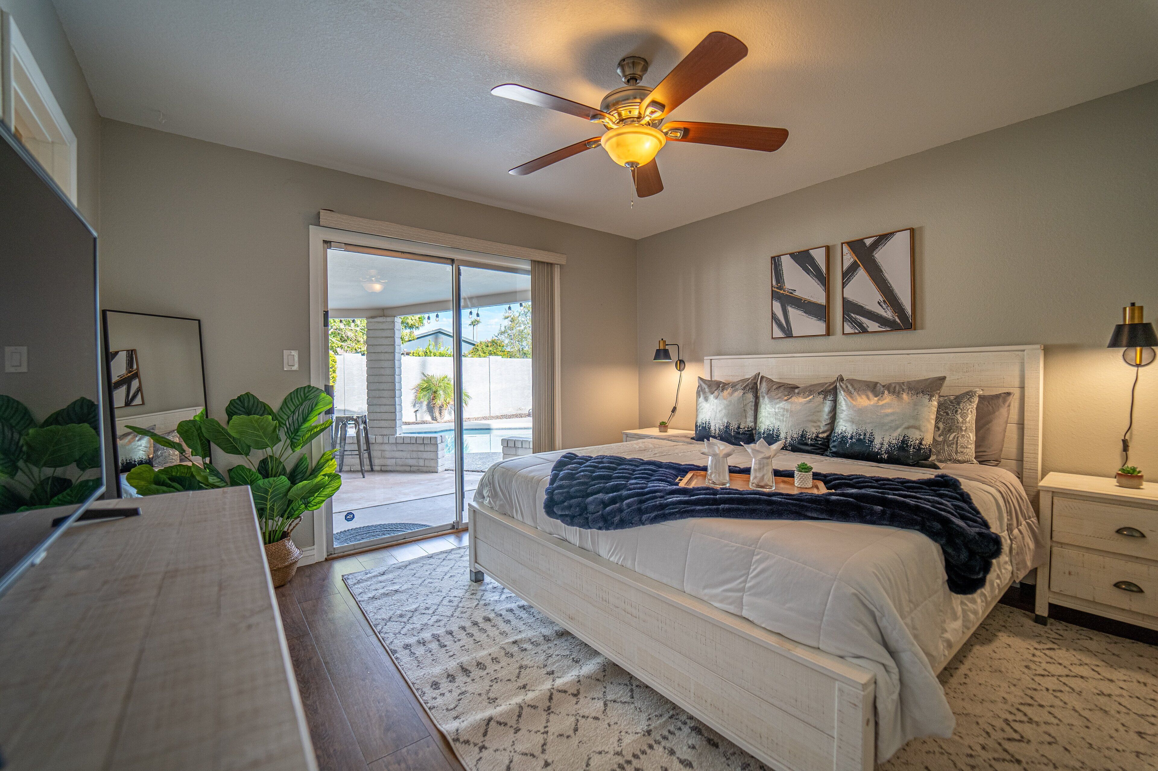 3 bedrooms, individually decorated, individually furnished, bed sheets