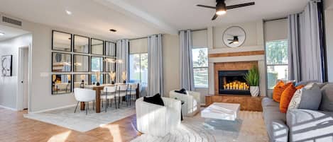 House, Multiple Beds, Pool Access, City View (73rd Glendale) | Living area
