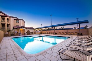 Outdoor pool - Southern #2067 Mesa (Mesa)