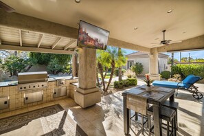 House, Multiple Beds, Pool Access, Mountain View (Northridge Mesa) | Outdoor dining