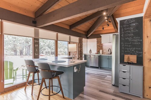 Glass House Elk Rim Pine