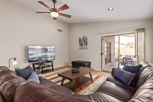 House, Multiple Beds, Patio, City View (Emile Zola Peoria) | Living area