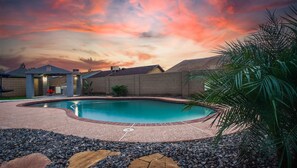 Outdoor pool - Windsor Phoenix (Phoenix)