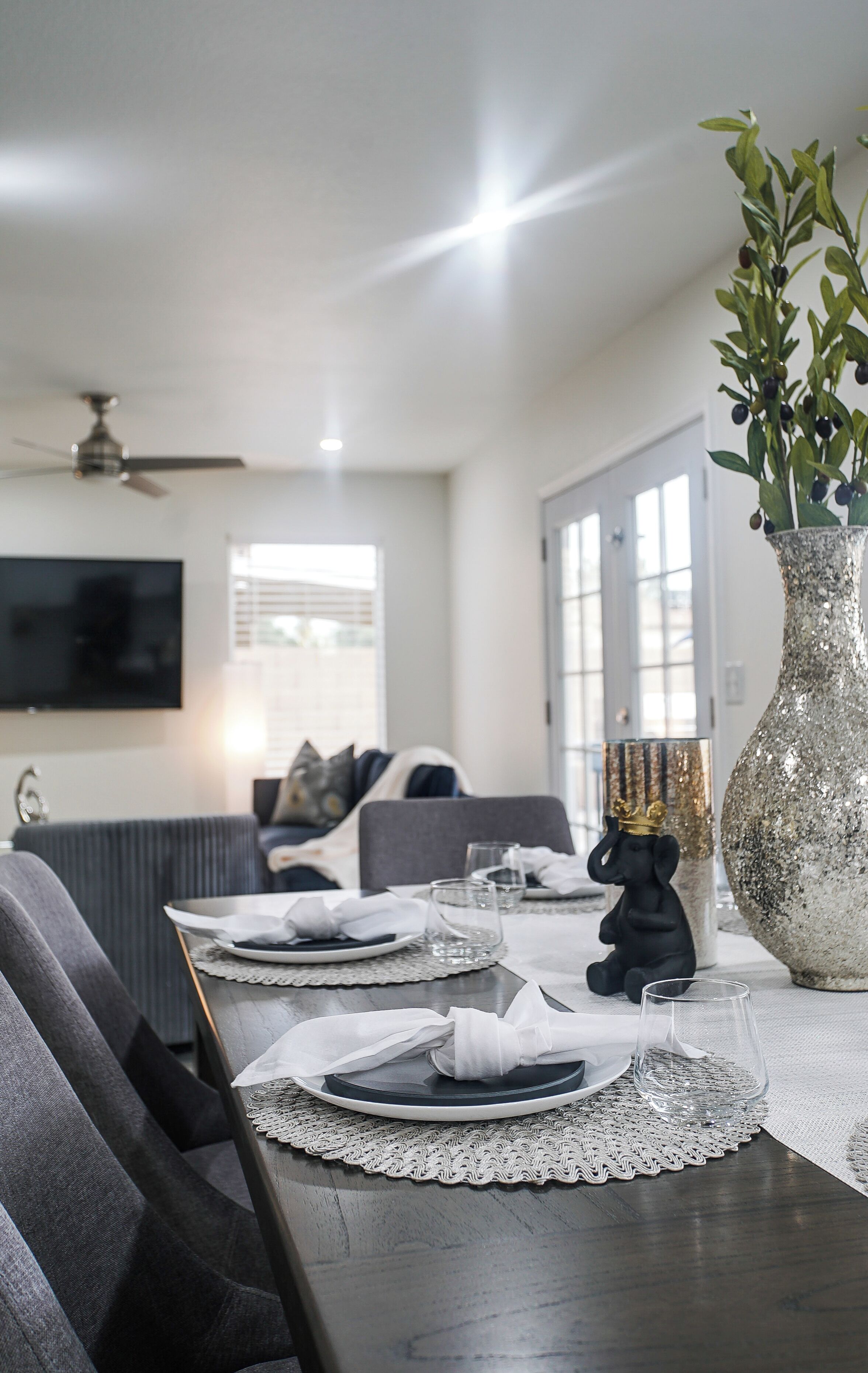 House, Multiple Beds, Pool Access, City View (Windsor Phoenix) | Dining