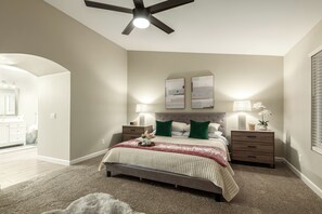 Casa, varias camas, acceso a la piscina, vistas a la montaña (The Golden Cactus Phoenix) | 4 dormitorios, decoración individual, mobiliario individual