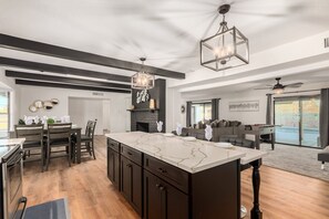 House, Multiple Beds, Pool Access, City View (Glencove Mesa) | Private kitchen | Coffee/tea maker - Glencove Mesa (Mesa)