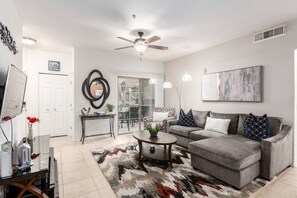 Living area - Southern #1064 Mesa (Mesa)