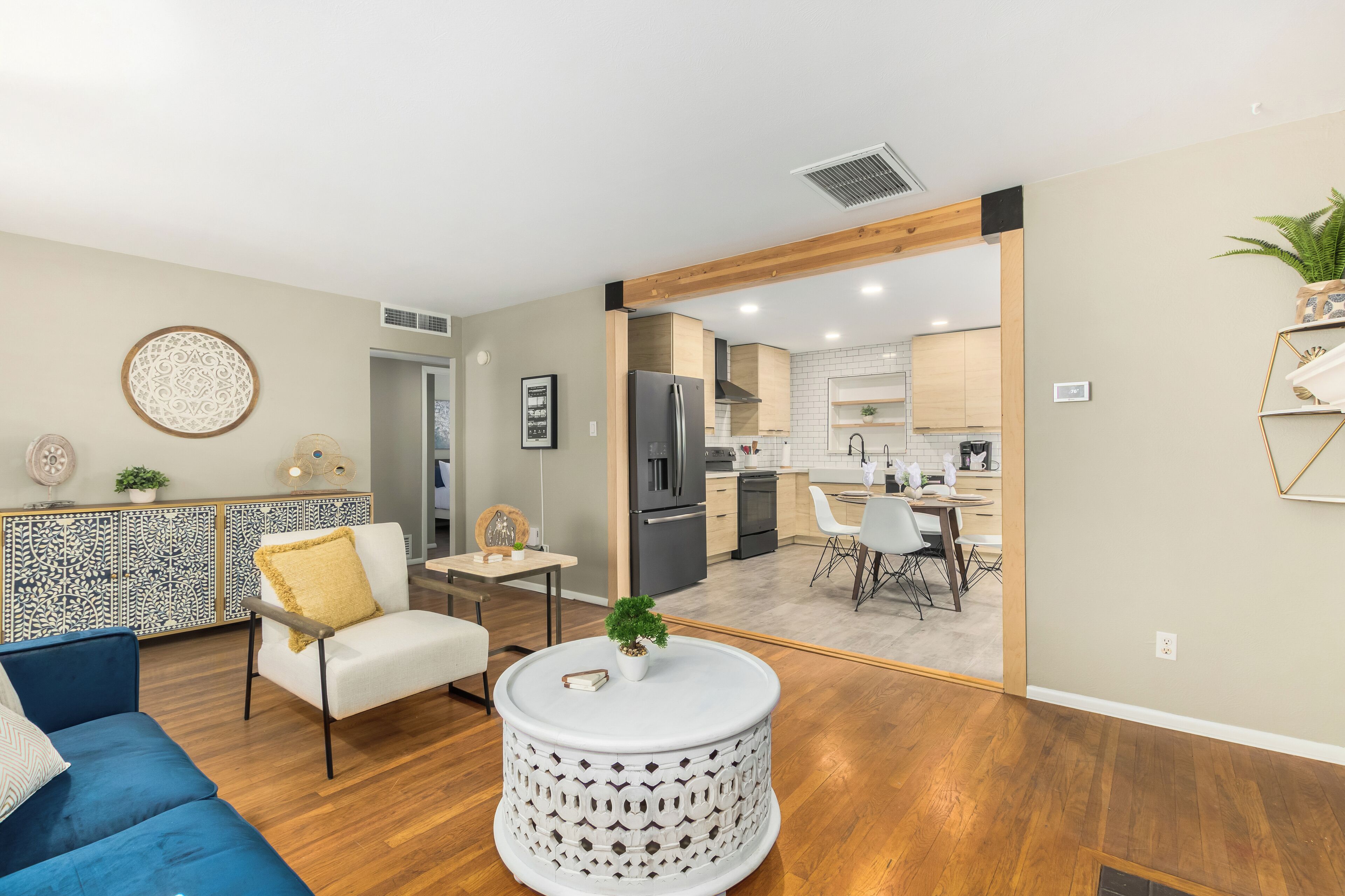 하우스, 침대(여러 개), 파티오, 시내 전망 (Mitchell Coronado Historic District ) | 거실 공간 | 벽난로