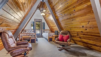 Cabin, nhiều giường, ban công, quang cảnh núi (Mescalero Flagstaff) | Nội thất