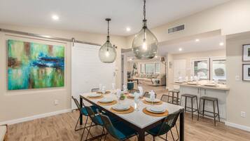 Ferienhaus, Mehrere Betten, Poolzugang, Bergblick (Victor Hugo Phoenix) | Speisen