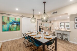 House, Multiple Beds, Pool Access, Mountain View (Victor Hugo Phoenix) | Dining - Victor Hugo Phoenix (Phoenix)