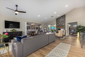 Maison, Plusieurs lits, accès à la piscine, vue sur la ville (110th Scottsdale) | Aire de séjour