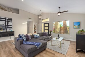 Maison, Plusieurs lits, accès à la piscine, vue sur la ville (110th Scottsdale) | Aire de séjour