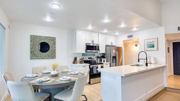 Maison, plusieurs lits, accĂšs piscine, vue ville (Sun-Kissed Delight McNair #2 Chandler) | Restauration