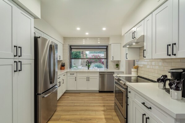 Maison, plusieurs lits, accès piscine, vue ville (Beverly Scottsdale) | Cuisine privée