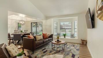 House, Multiple Beds, Pool Access, City View (Beverly Scottsdale) | Living area