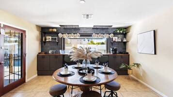 Hus - flera sängar - tillgång till pool - utsikt mot staden (80th Place Scottsdale) | Restauranger